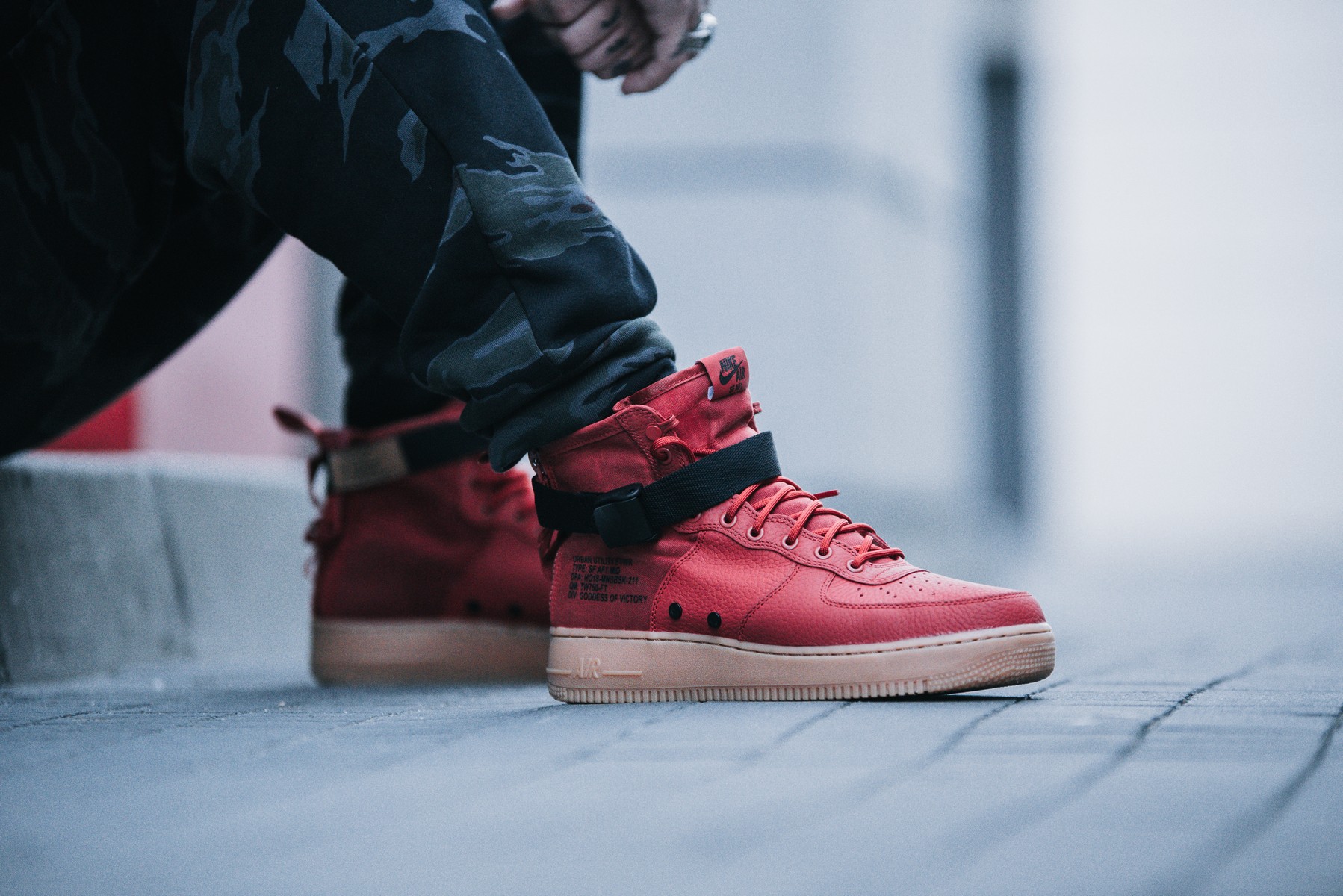 Nike sf air force 1 mid dune red on sale